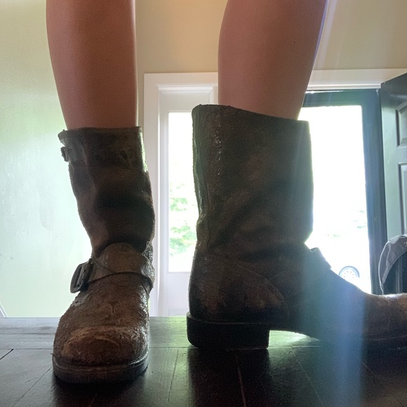 FRYE Distressed Brown Cowgirl Boots! - Picture 3 of 8